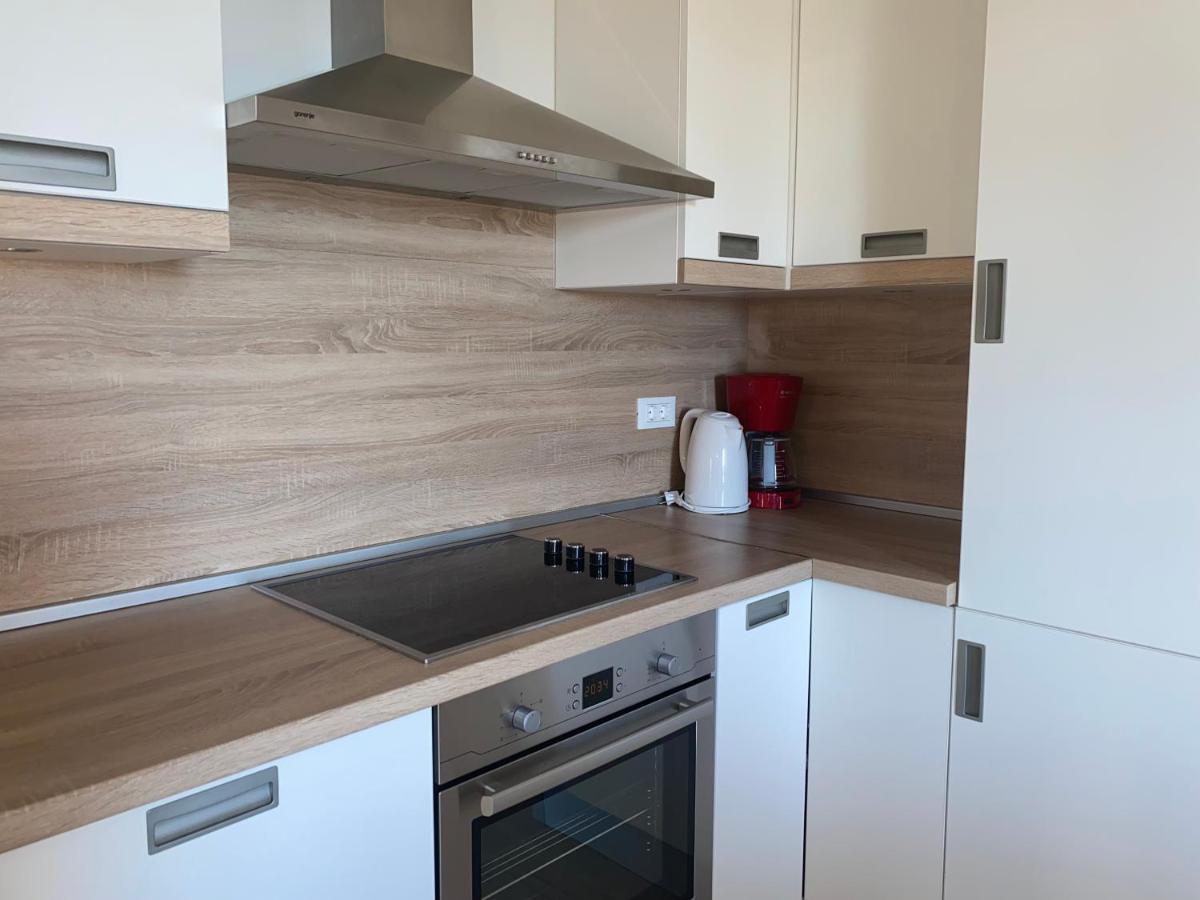 Apartments Carpe Diem Примоштен Экстерьер фото