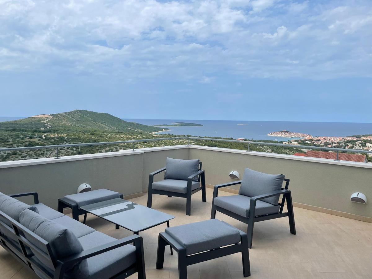 Apartments Carpe Diem Примоштен Экстерьер фото