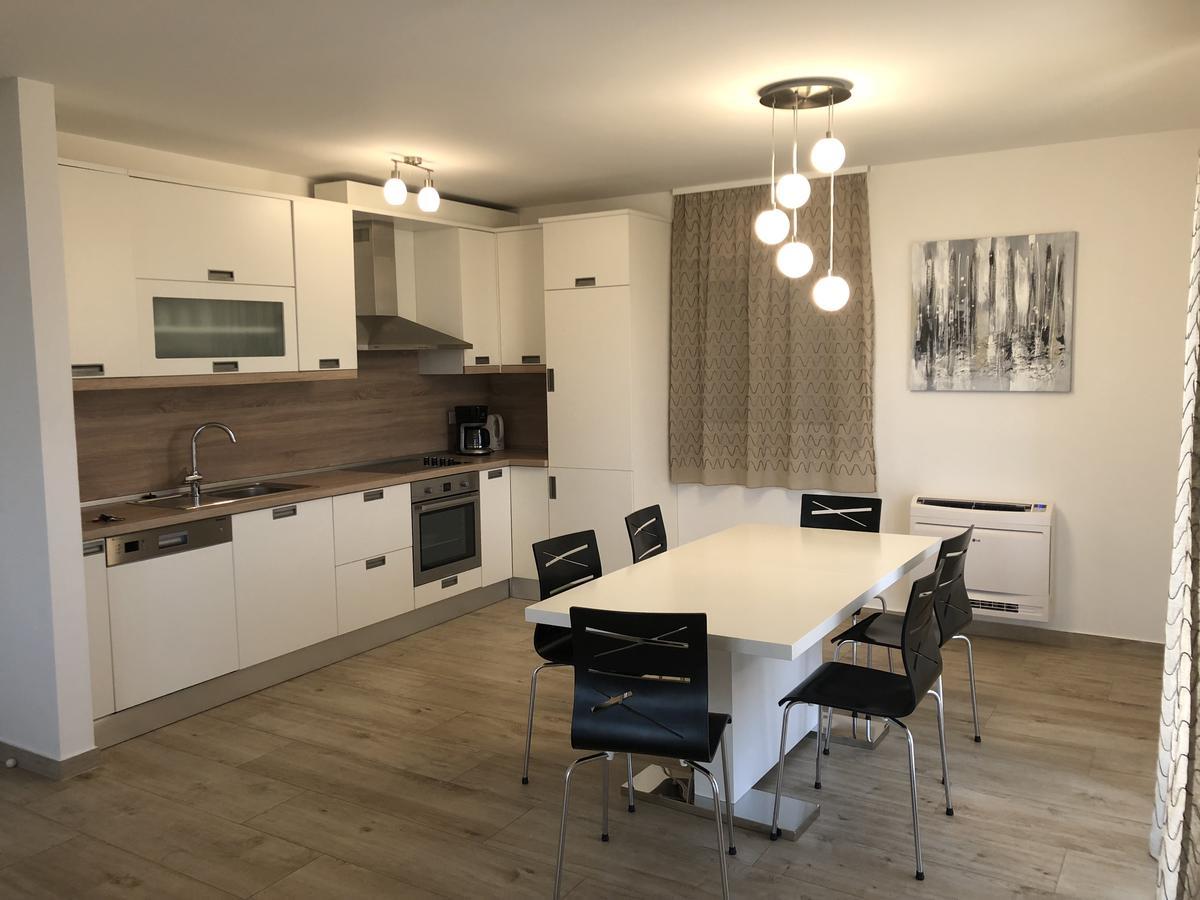 Apartments Carpe Diem Примоштен Экстерьер фото